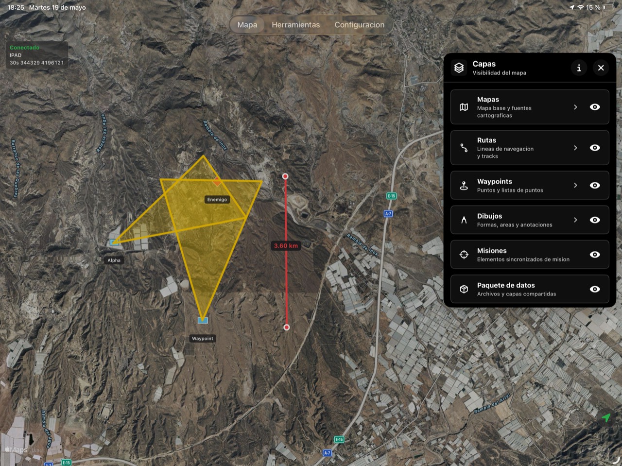 Centinela mostrando capas, mediciones y waypoints sobre mapa satelital en iPad